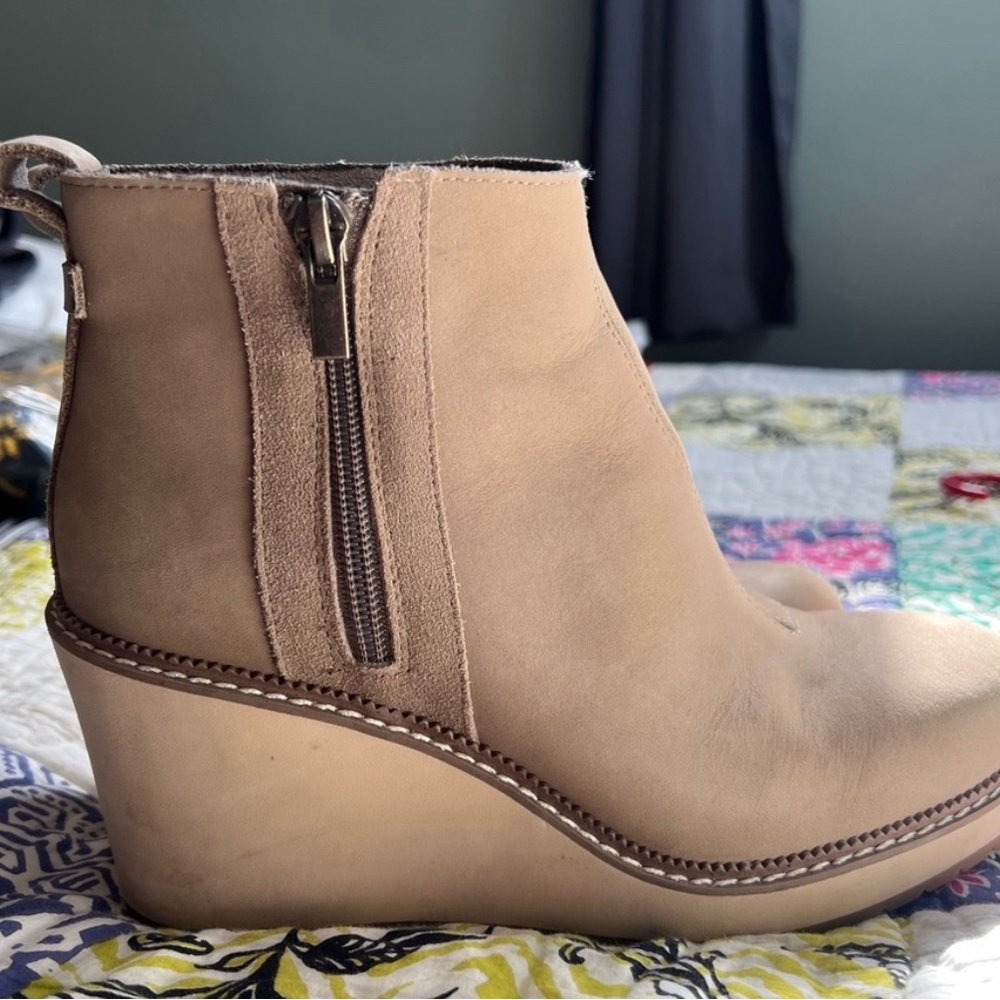 Toms wedge waterproof booties
